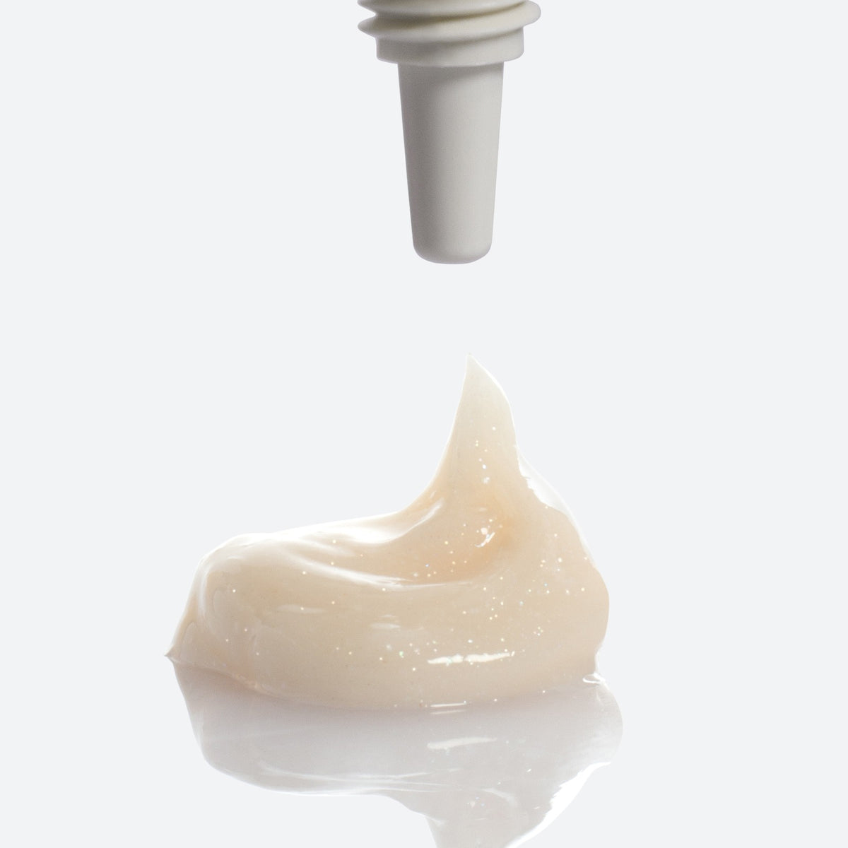 DELIQ Revitaleyes Cream — текстура крему для очей